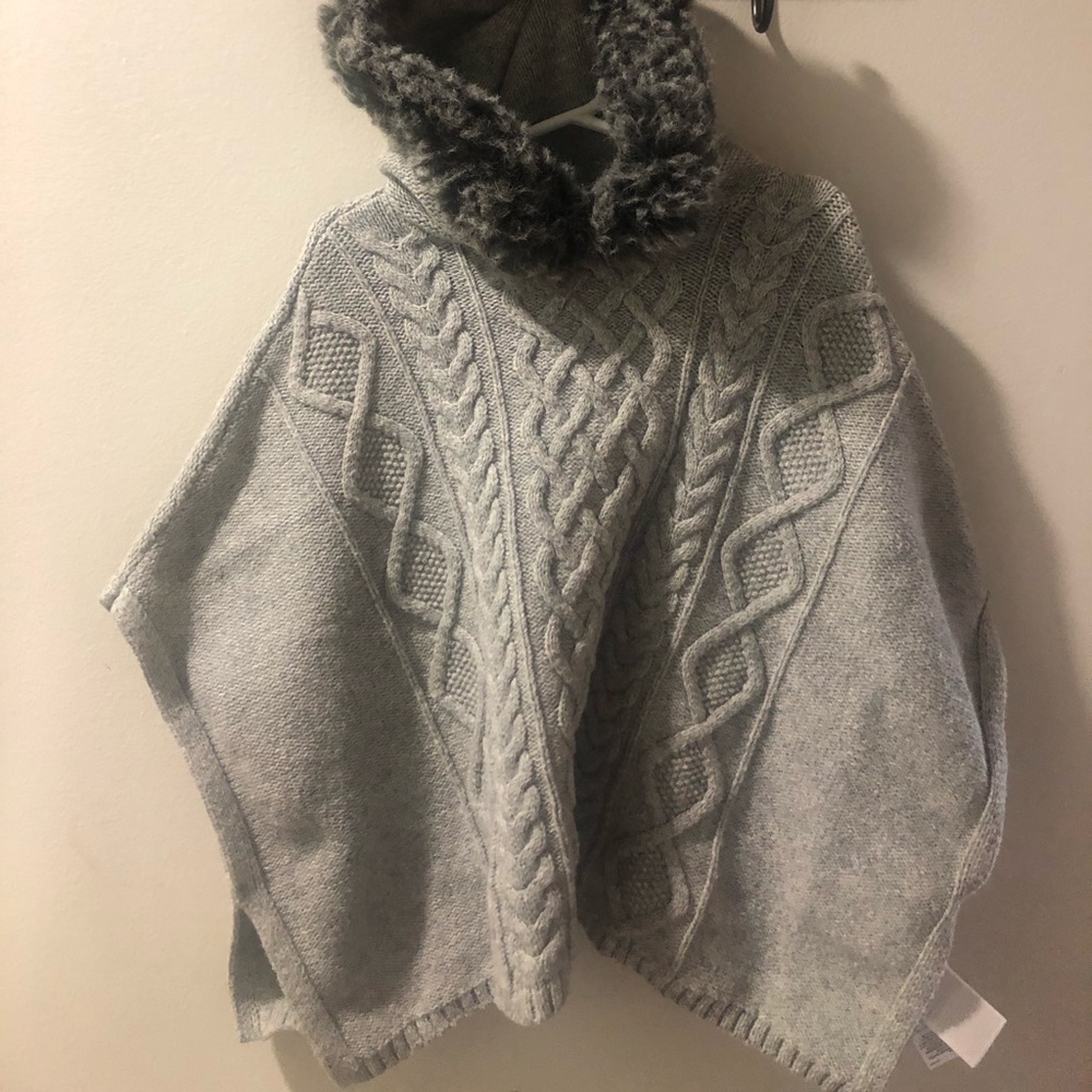 Gap Poncho